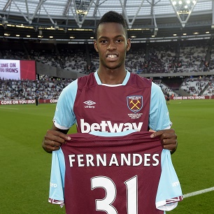 Fernandes - 'I want to become a top player'  