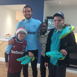 Carroll's generous gesture for avid Hammers 