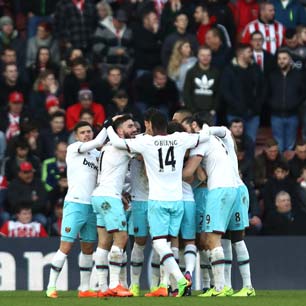 The Hammers celebrate at Southampton