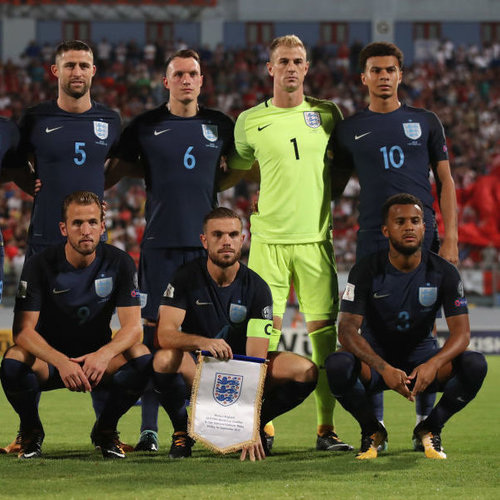 Joe Hart poses with England teammates