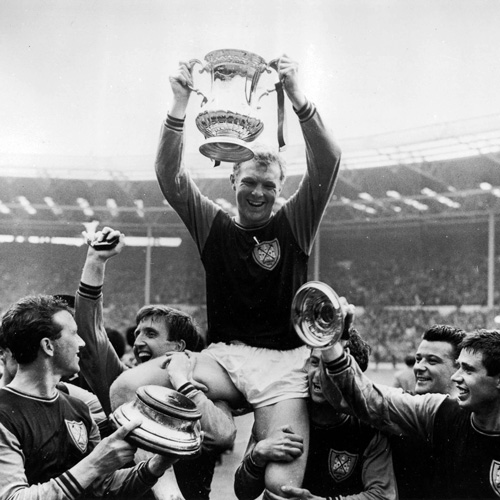 Bobby Moore lifts the FA Cup