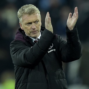 David Moyes applauds the West Ham United supporters