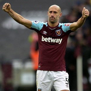 Pablo Zabaleta celebrates victory over Chelsea