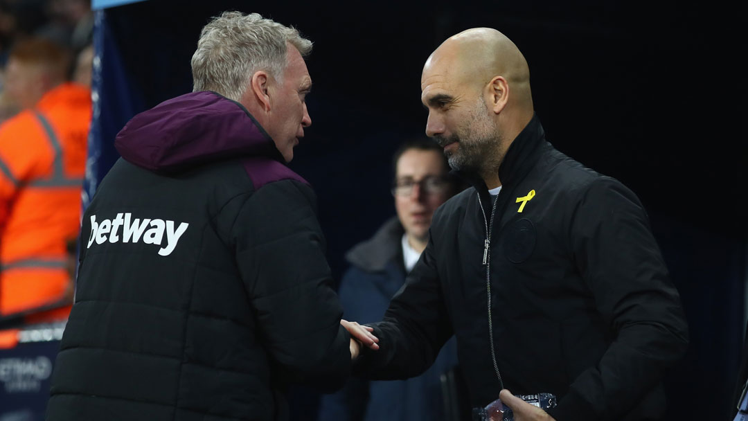 David Moyes shakes hands with Pep Guardiola