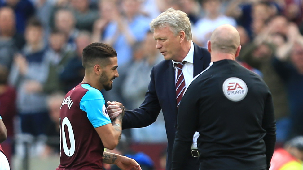 David Moyes congratulates Manuel Lanzini