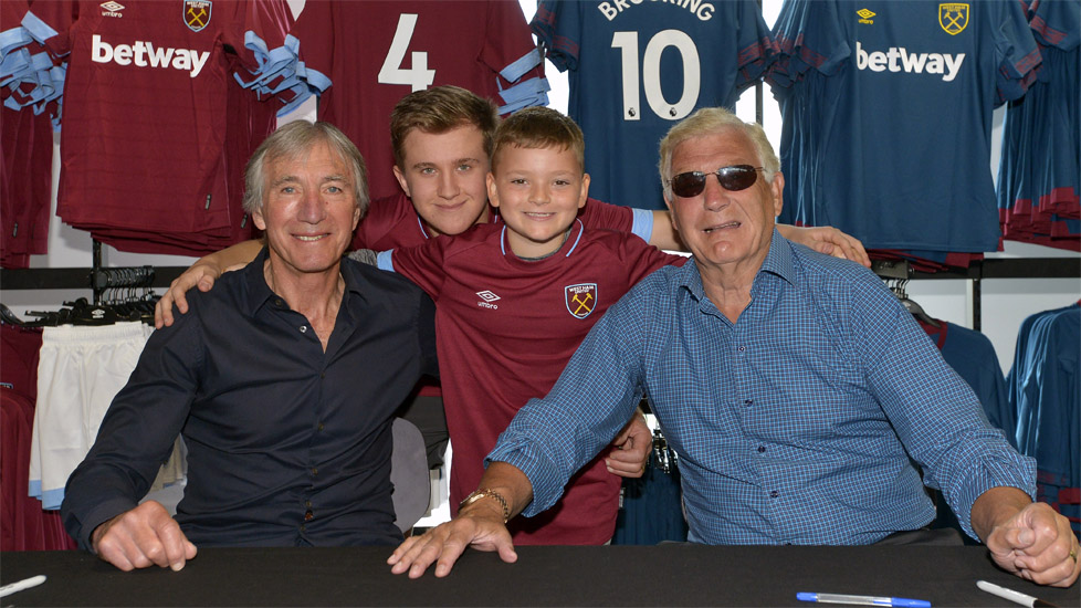 Legends Brooking and Bonds delight fans at Store Signing