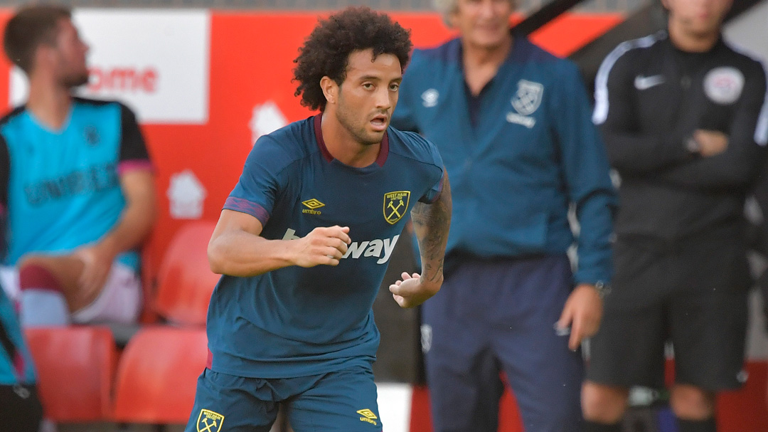 Felipe Anderson in action against Aston Villa