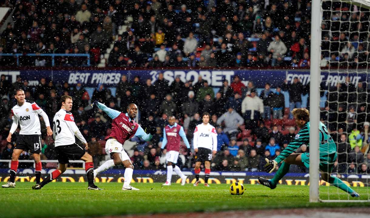 Carlton Cole scores against Manchester United