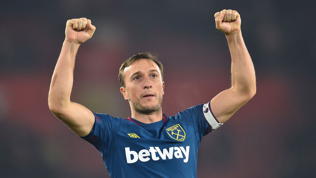 Mark Noble celebrates winning at Southampton