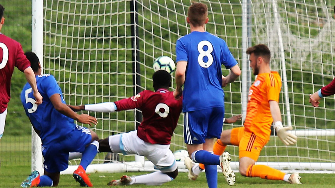 Emmanuel Longelo scores against Leicester City