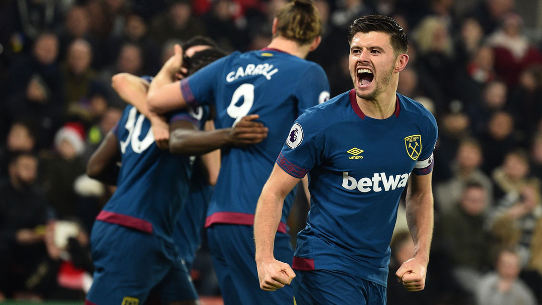 Aaron Cresswell celebrates victory at Southampton