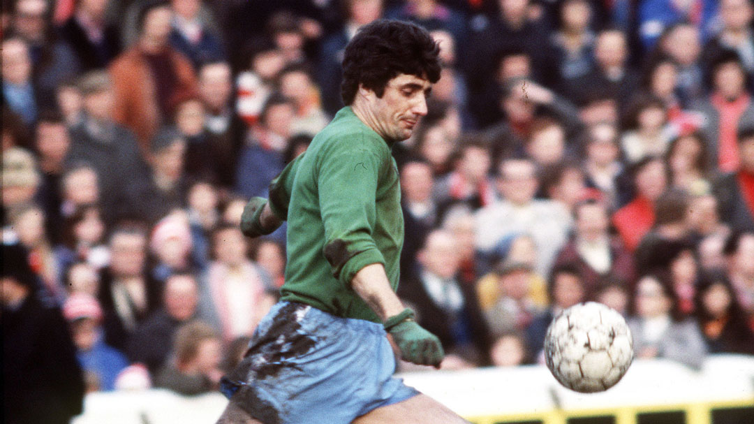 Bobby Ferguson in action for West Ham United