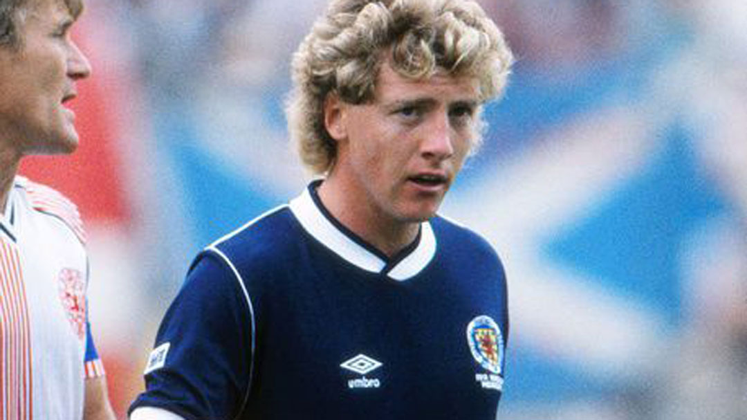 Frank McAvennie in action for Scotland against Denmark at the 1986 FIFA World Cup finals