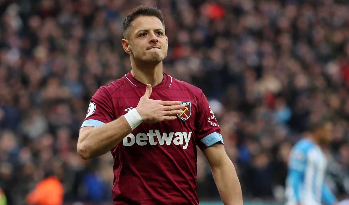 Chicharito celebrates scoring for the Hammers