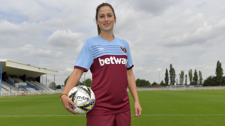 Laura Vetterlein signs for West Ham United