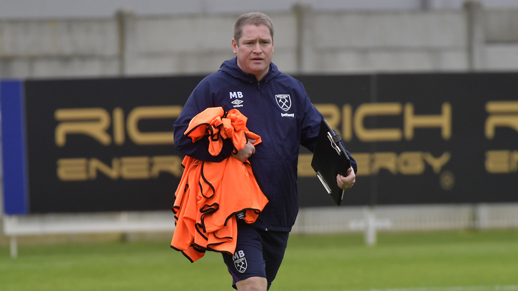 Matt Beard West Ham united women's training