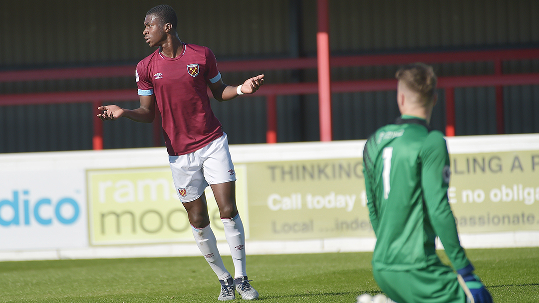 Sean Adarkwa scores for West Ham U23s during the 2018/19 season