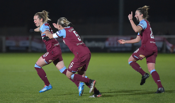 Katharina Baunach scores against Man Utd