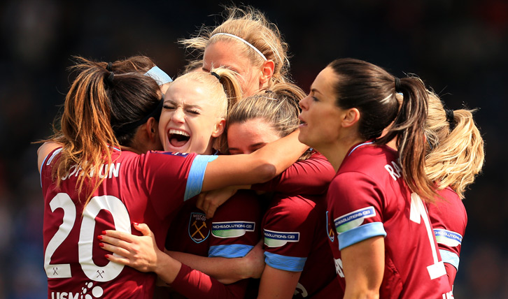 Alisha Lehmann celebrates