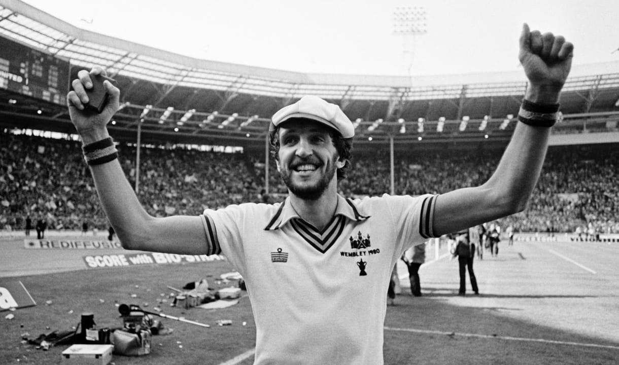 David Cross celebrates winning the FA Cup