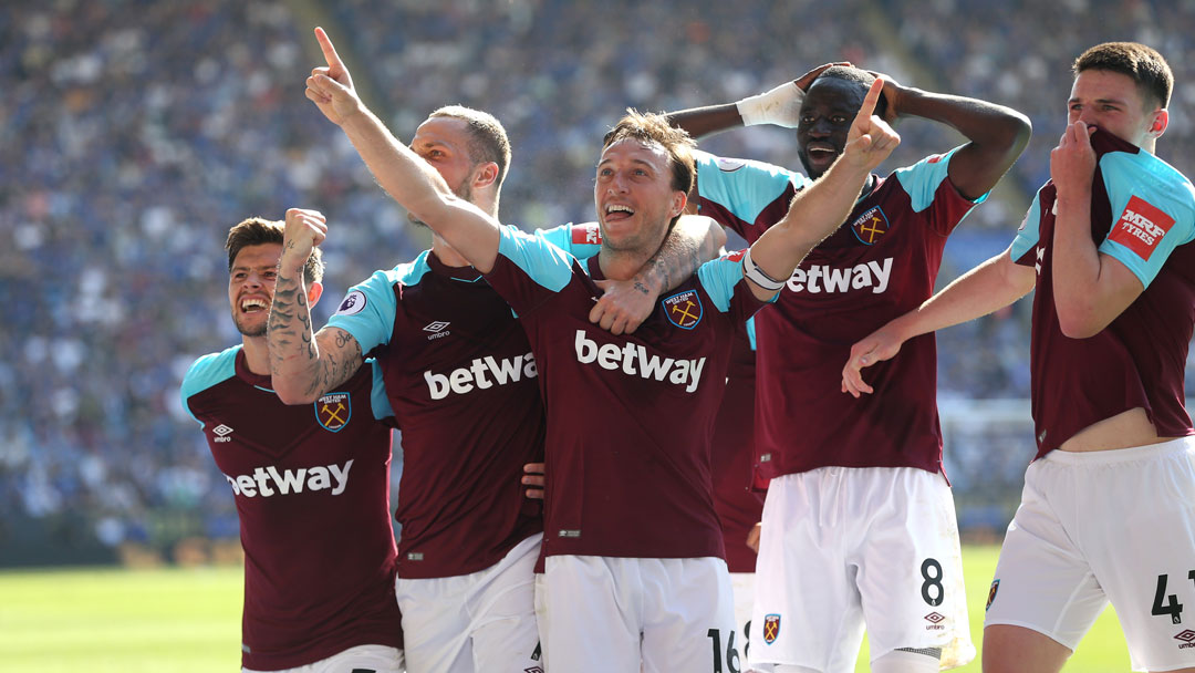 Mark Noble celebrates scoring against Leicester in May 2018