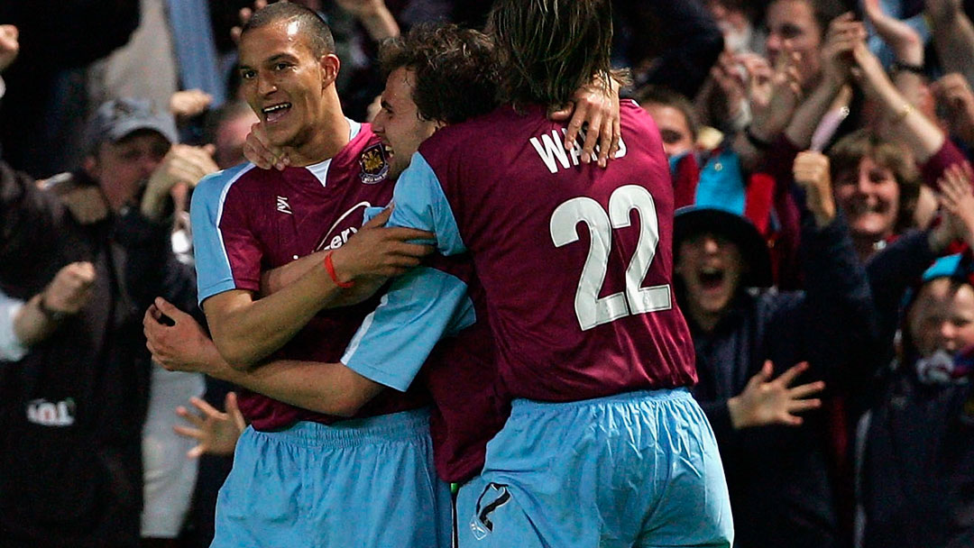 Bobby Zamora shoots West Ham United to 2005 Championship Play-Off final