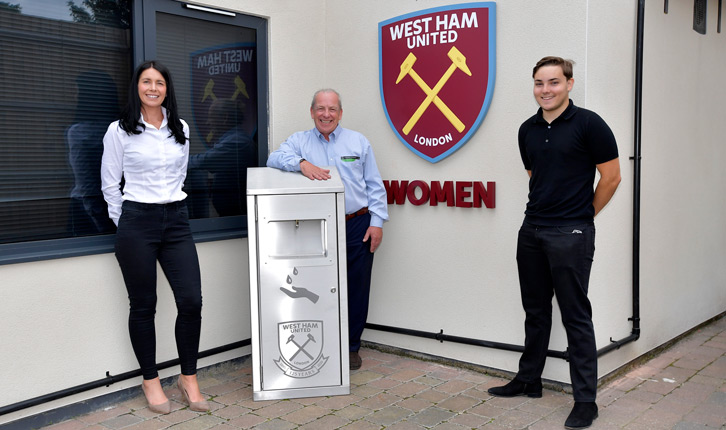 West Ham women's team receive sanitising station from NicheSolutions