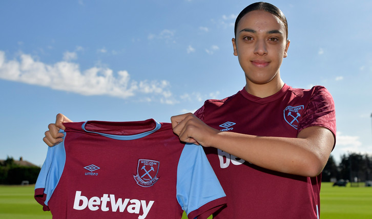 Nor Mustafa signs for West Ham United