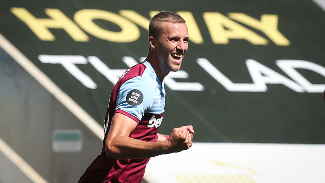 Tomas Soucek celebrates his goal at Newcastle