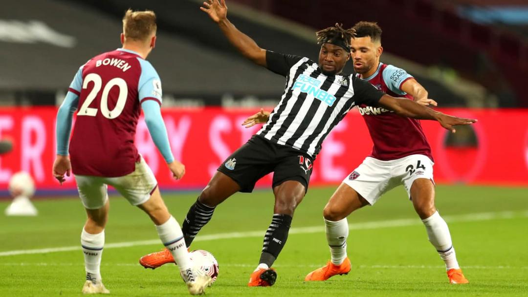 Ryan Fredericks challenges Allan Saint-Maximin