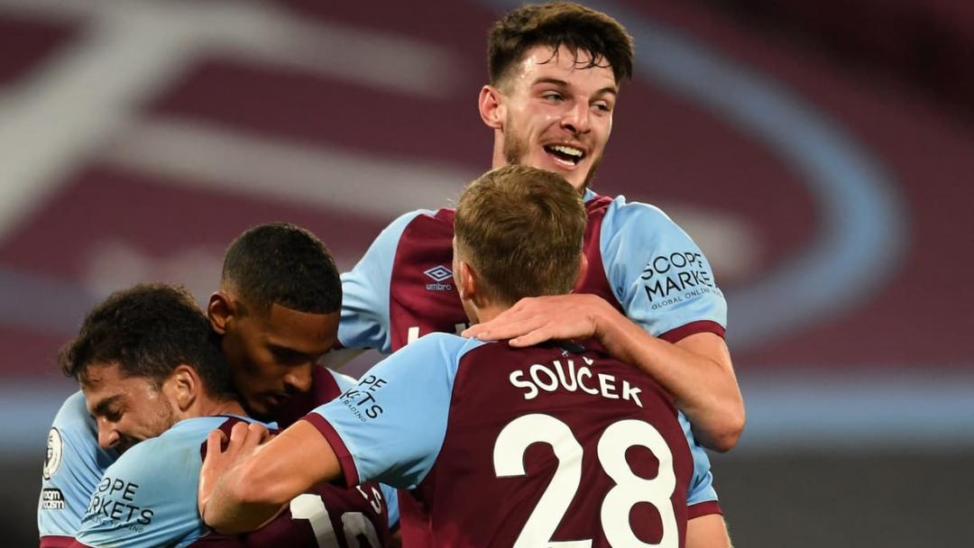 Declan Rice celebrates the win against Wolves