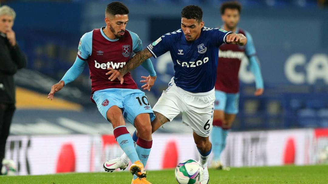 Manuel Lanzini in action at Everton