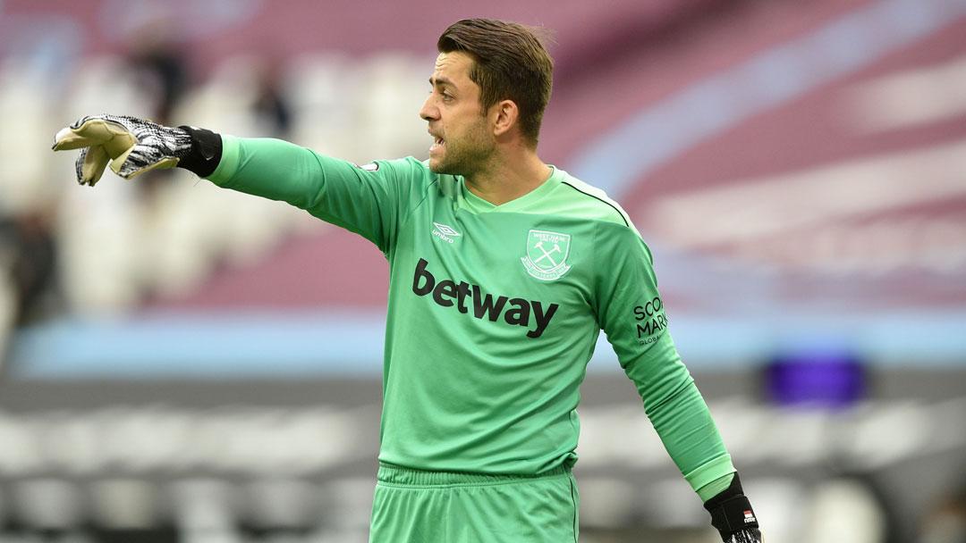 Lukasz Fabianski in action against Manchester City