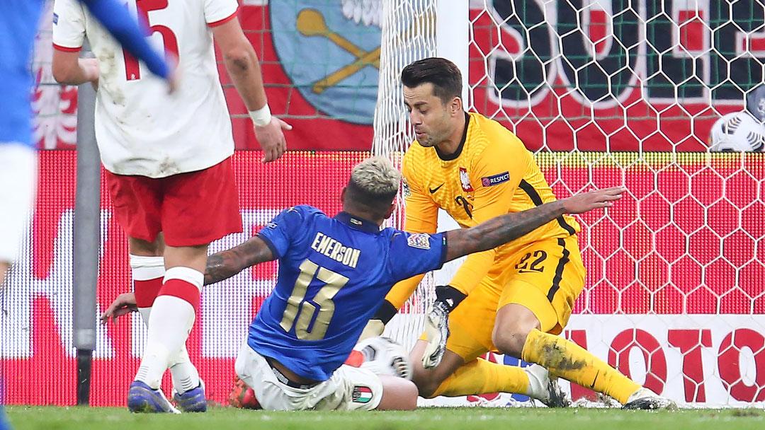 Łukasz Fabiański sets new Poland clean sheet record