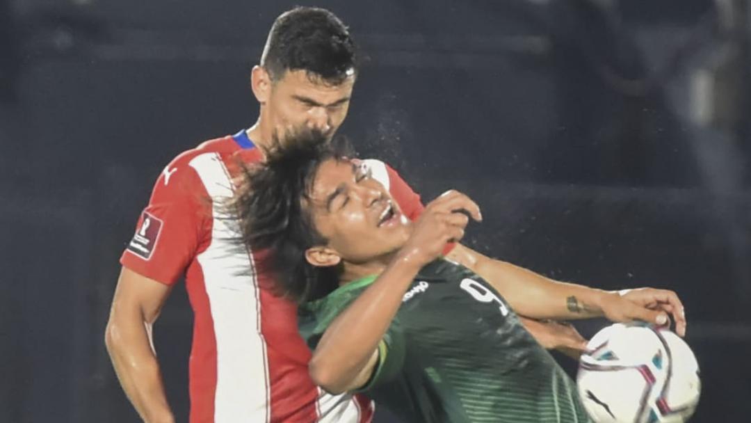 Fabian Balbuena in action against Paraguay