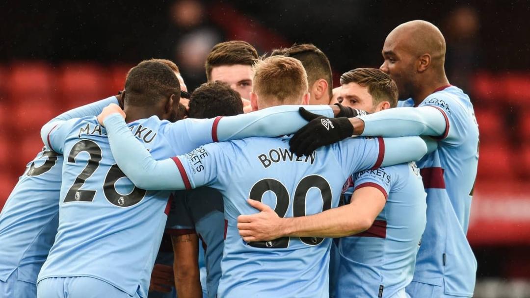 The Hammers celebrate at Sheffield United