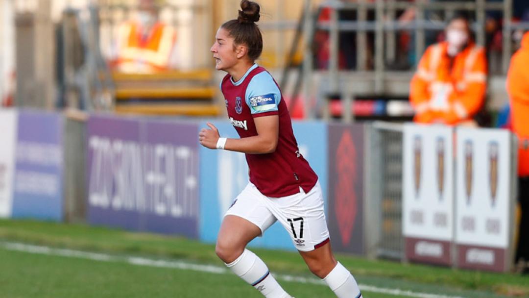 Ruby Grant in action for West Ham United