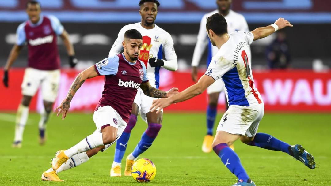 Manuel Lanzini in action against Crystal Palace