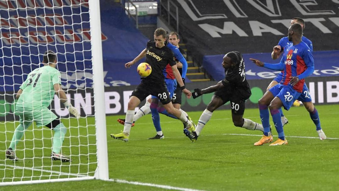 Tomas Soucek scores at Crystal Palace