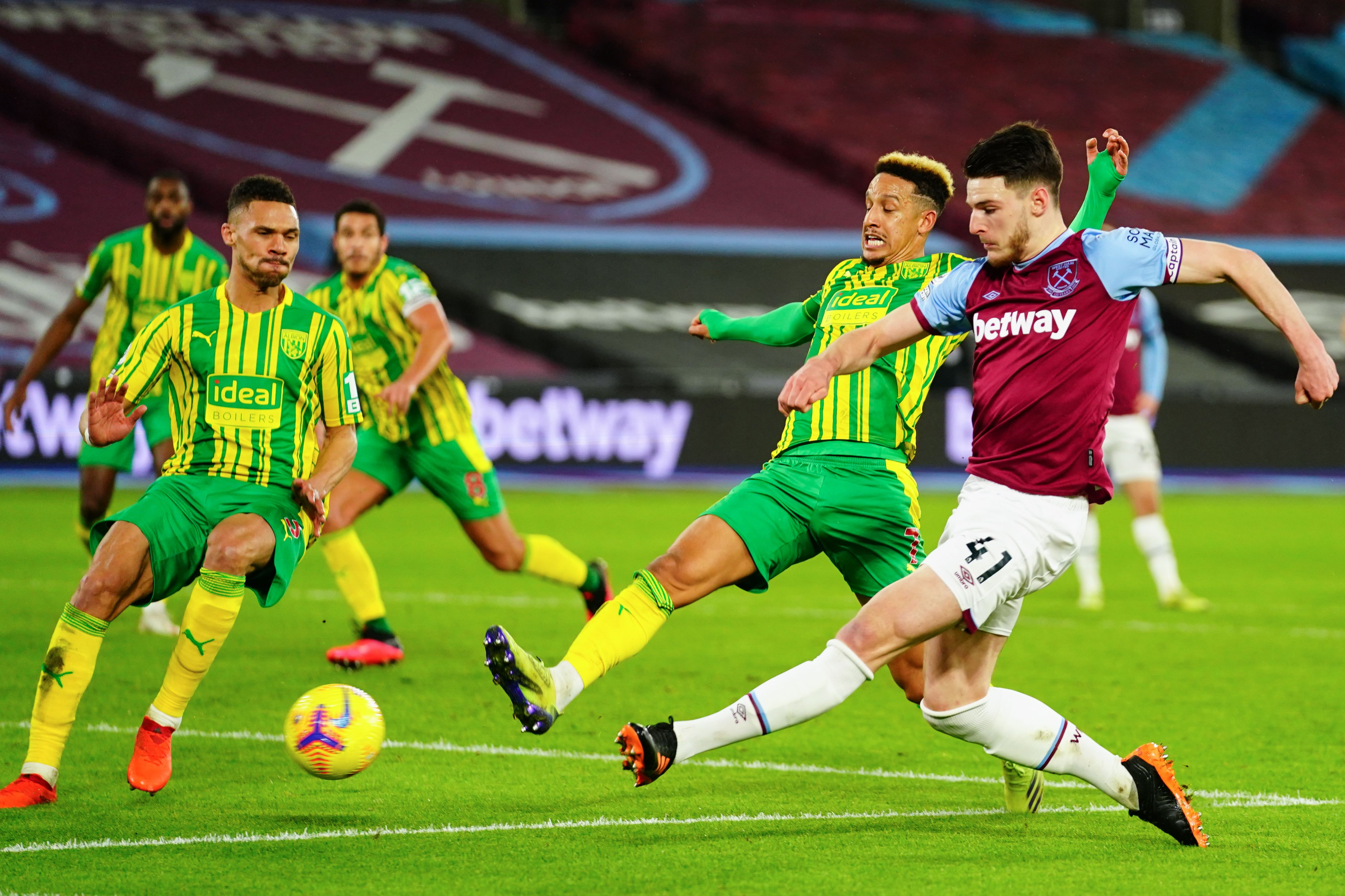 Declan Rice shoots for goal against West Brom