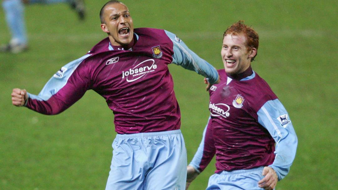 Bobby Zamora celebrates against Blackburn