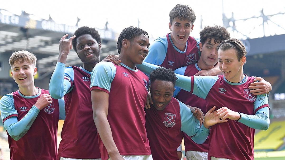 West Ham U18s celebrate at Carrow Road