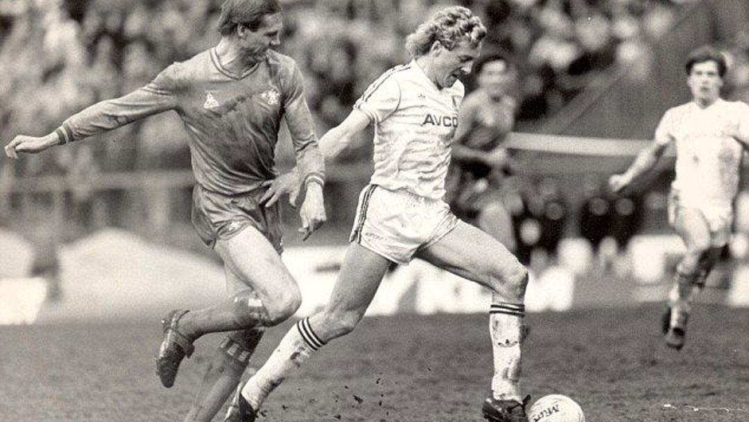 Frank McAvennie in action against Chelsea in 1986