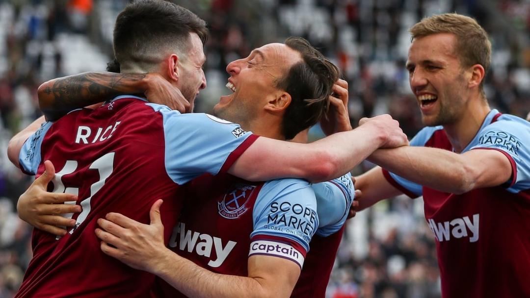 The Hammers celebrate Declan Rice's goal against Southampton