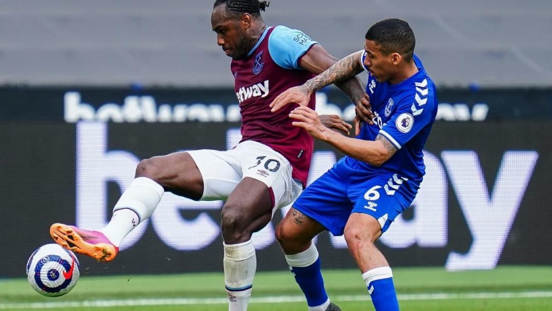 Michail Antonio in action against Everton