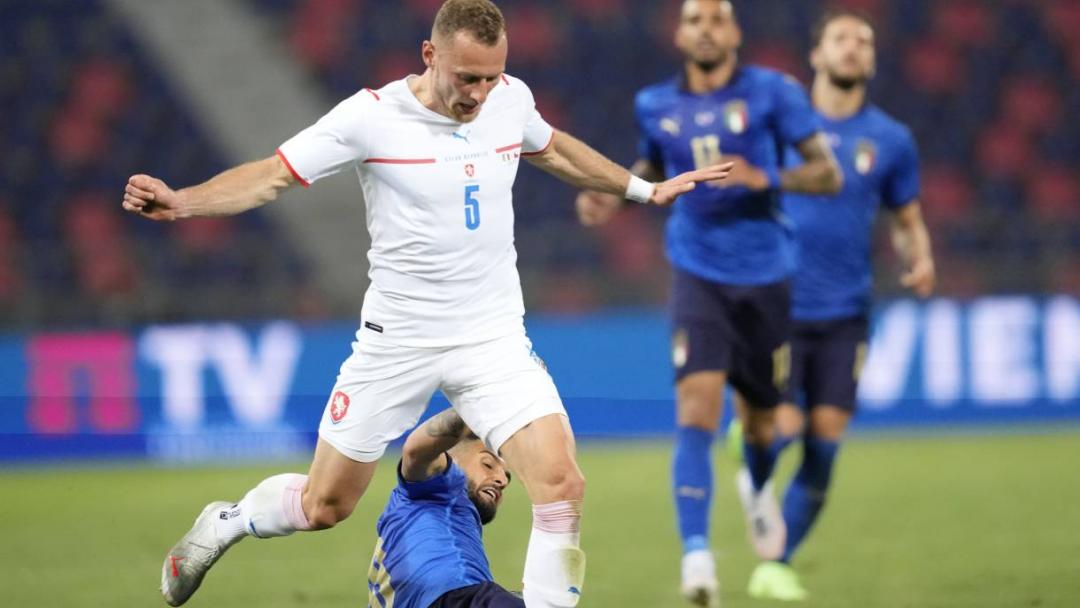 Vladimir Coufal in action against Italy