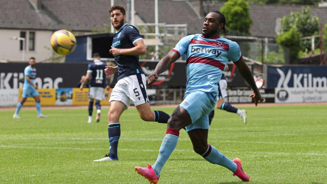 Michail Antonio takes on a shot at Dundee