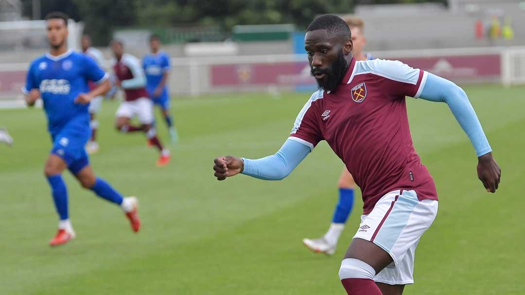 Arthur Masuaku in action against Aldershot Town