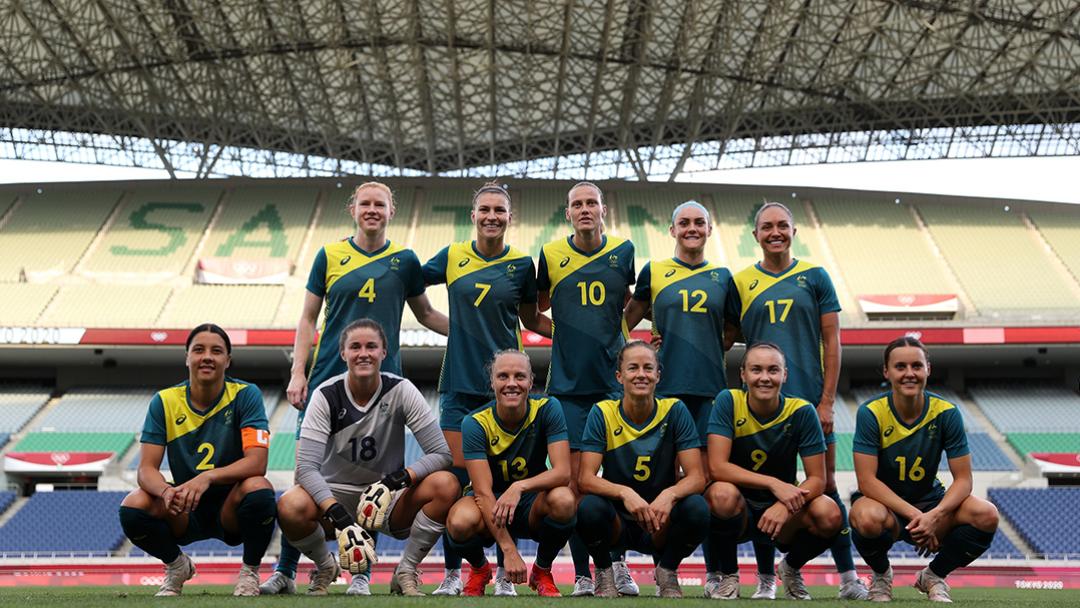 Tameka Yallop (No13) and her teammates