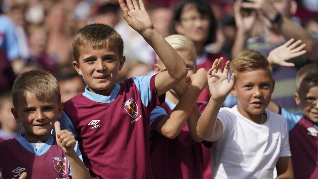 Young fans at London Stadium